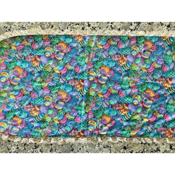 Vintage EASTER and CHRISTMAS Reversible TABLE RUNNER Oval with Lace Trim 41"x18" - Picture 11 of 11